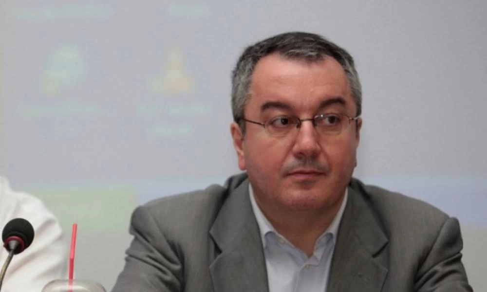 Μόσιαλος: Δεν υπάρχει λόγος ανησυχίας για τα εμβόλια από την μετάλλαξη του ιού